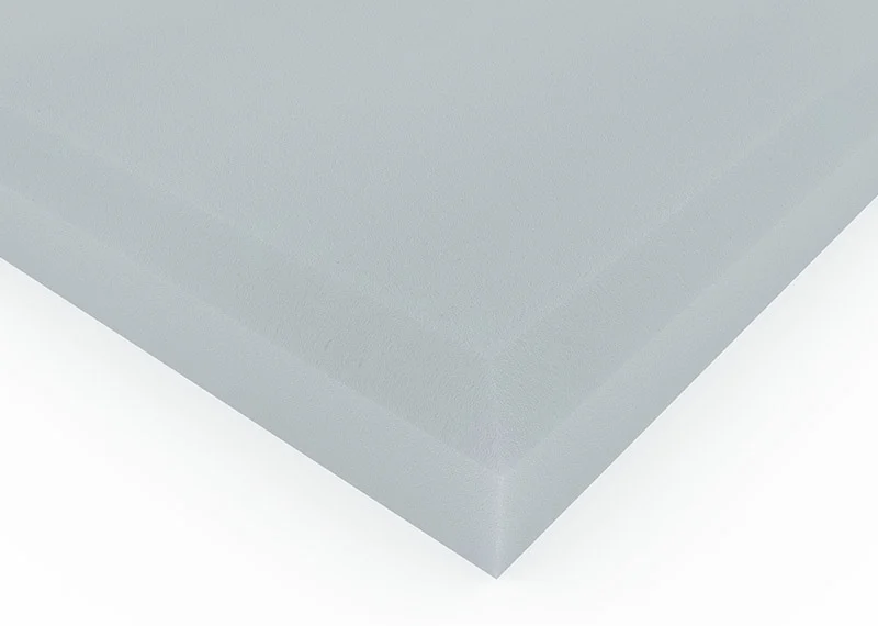 Detalle del borde biselado del panel acústico liso Safety Flat de espuma de melamina