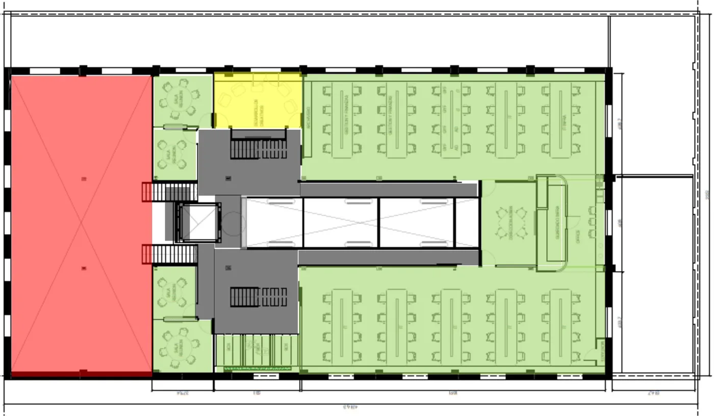 Plano de un piso de oficinas con la zonificación acústica: una zona ruidosa en rojo junto a salas y puestos de trabajo tranquilos en verde