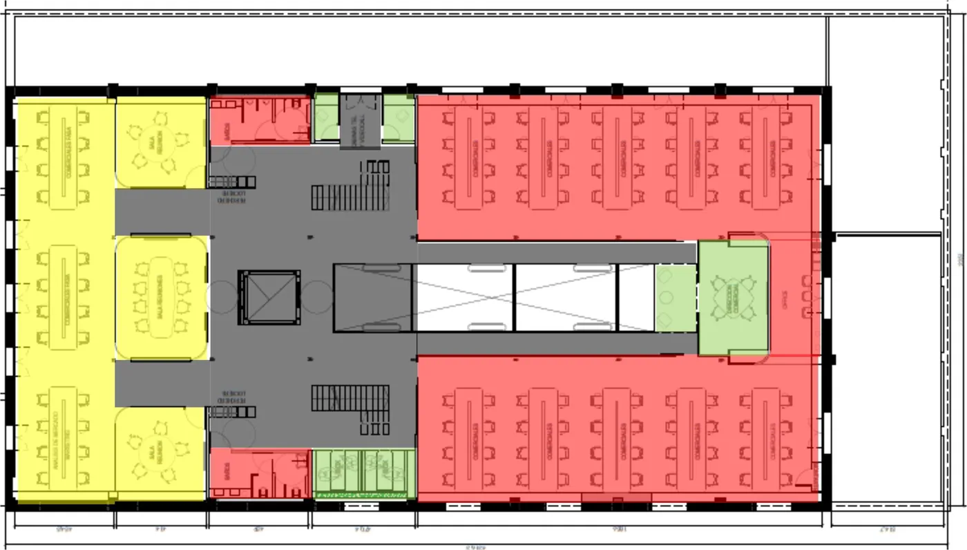 Plano de una planta de oficinas con la zonificación acústica: zonas ruidosas en rojo, mixtas en amarillo, tranquilas en verde y circulaciones en gris